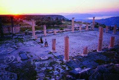 Umm Qais, Jordan tours, Jordan Travel, Petra Tours, Wadi Rum, Jordan Private Tours, Archaeology of Architecture, Jordan Petra Tours, Tourism in Jordan