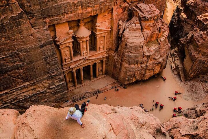 Archeologists Discover Hidden Tomb in Ancient City of Petra