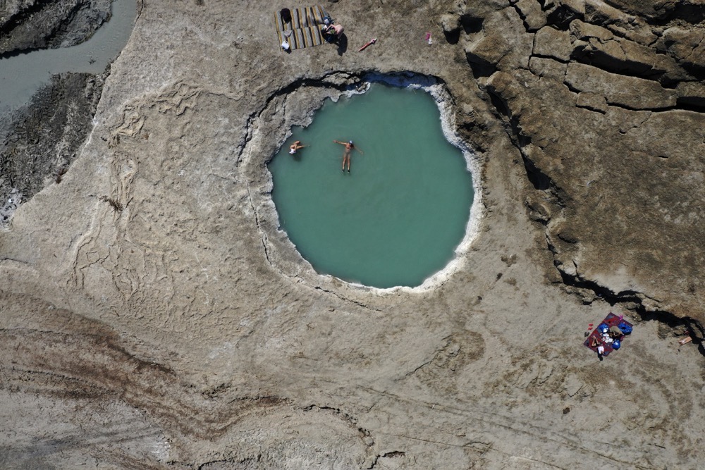 Cooperation to Slow Dead Sea Demise